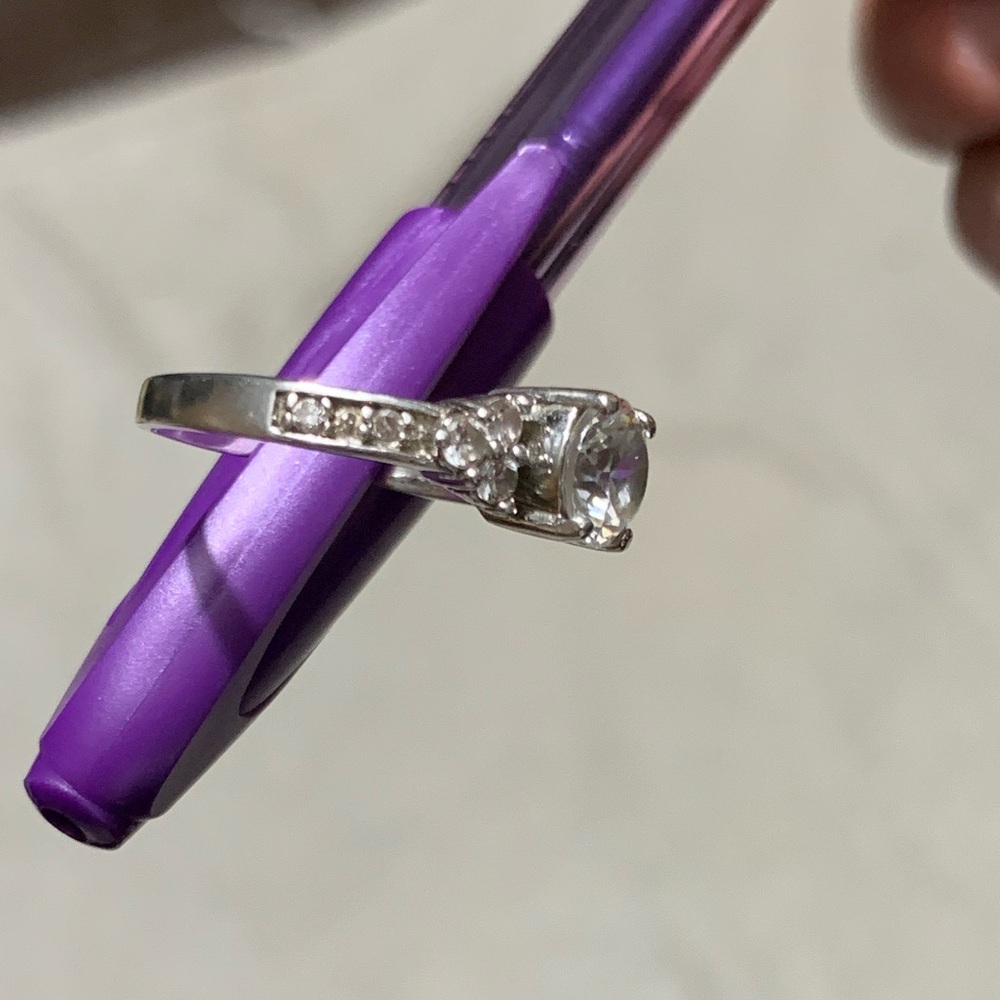 Beautiful Vintage Sterling Silver CZ Graduated Engagement Ring size 8.75 - Picture 10 of 12